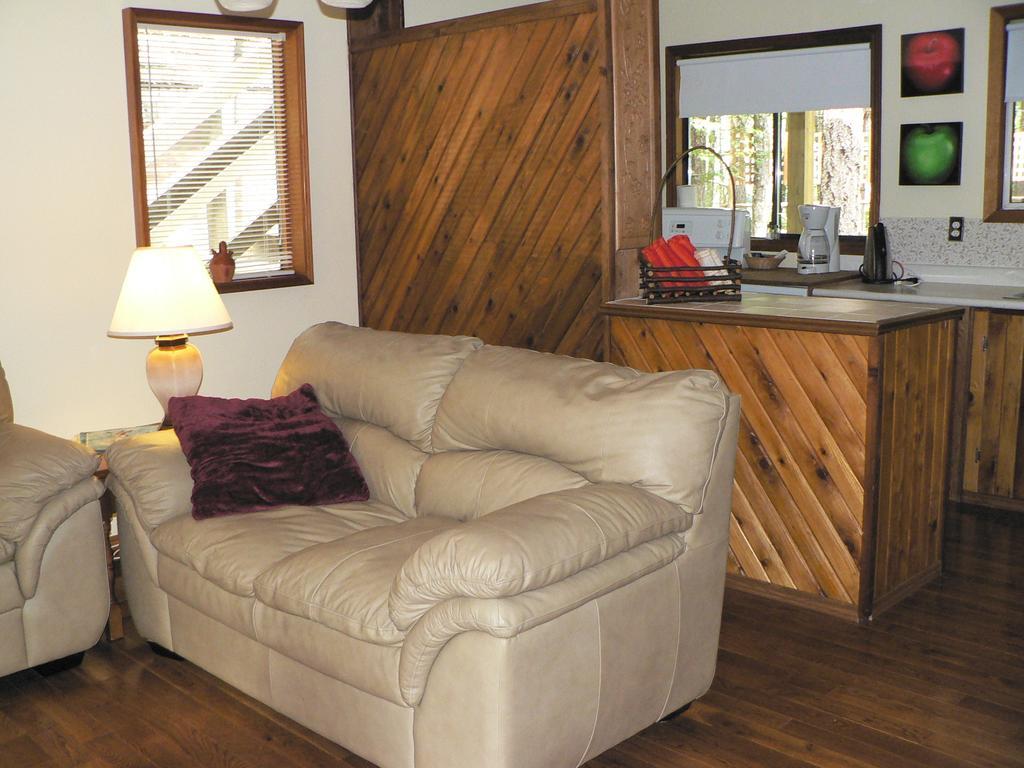Cedar Song B&B Parksville Phòng bức ảnh