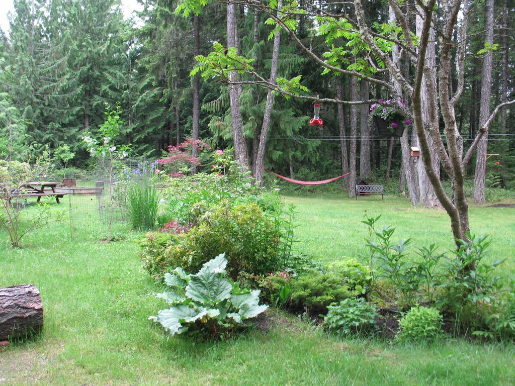 Cedar Song B&B Parksville Ngoại thất bức ảnh